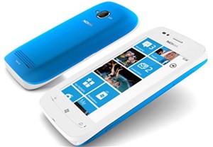 Chi tiết Nokia Lumia 800 và Nokia Lumia 710