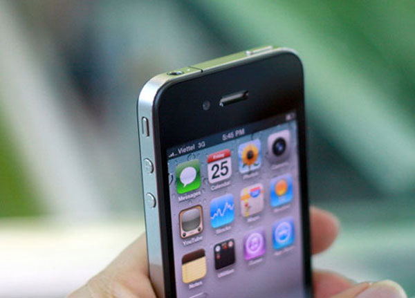 iPhone 4 8GB bắt đầu về Việt Nam
