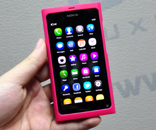 Nokia N9 bắt đầu bán, giá 13,2 triệu đồng