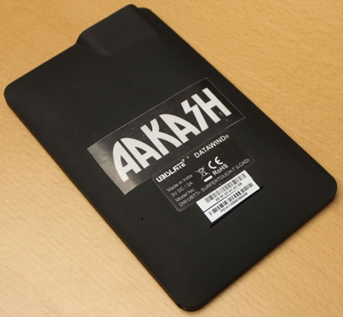 Cận cảnh máy tính bảng giá 60 USD của Ấn Độ