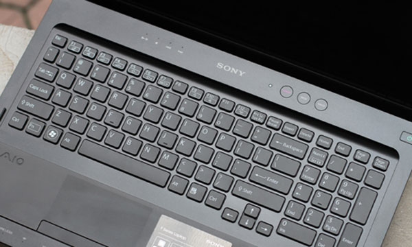 Đánh giá Sony Vaio F