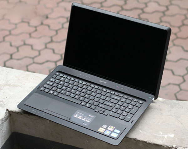 Đánh giá Sony Vaio F