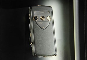 Vertu màn hình cảm ứng đầu tiên tháng 11 sẽ về VN