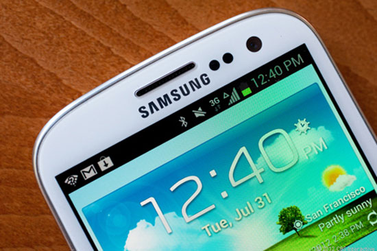 Màn hình iPhone 5 thua xa Galaxy S3