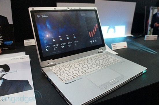 Ultrabook màn hình cảm ứng đầu tiên của Panasonic