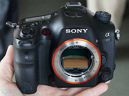 Chỉ 6 ống kính dùng được với 102 điểm lấy nét trên Sony A99