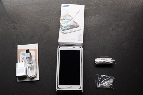 "Đập hộp" Samsung Galaxy Note II chính hãng