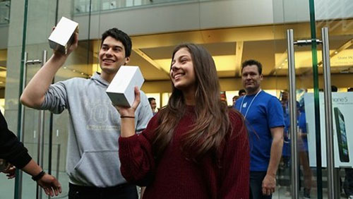 Cổ phiếu Apple giảm, đừng đổ cho iPhone 5