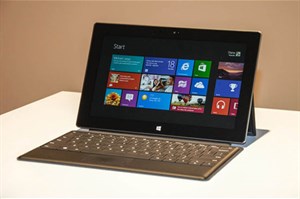 Surface có giá ngang ngửa laptop tầm thấp