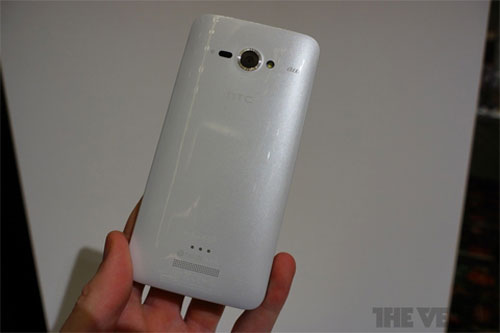 HTC J Butterfly màn hình Full HD 5 inch trình làng