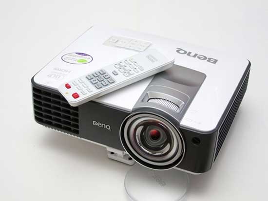 MX819ST thuộc dòng sản phẩm máy chiếu cự ly ngắn (Short Throw), tiết kiệm điện. BenQ MX819ST - Máy chiếu tiết kiệm điện