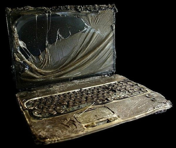 Laptop đã phát nổ do quá nóng 7 thói quen dễ làm hỏng thiết bị công nghệ