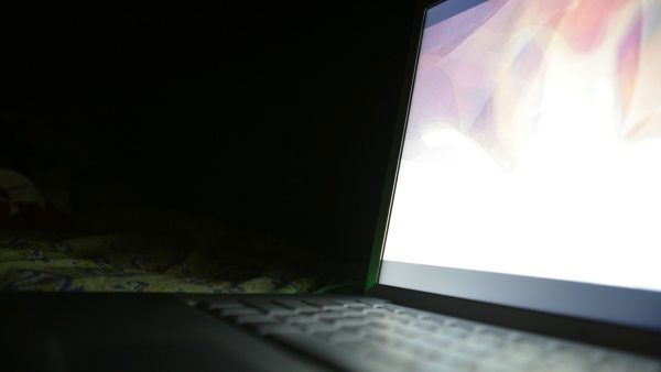 Không bao giờ tắt máy 7 thói quen dễ làm hỏng thiết bị công nghệ