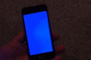 iPhone 5S dính lỗi màn hình xanh chết chóc