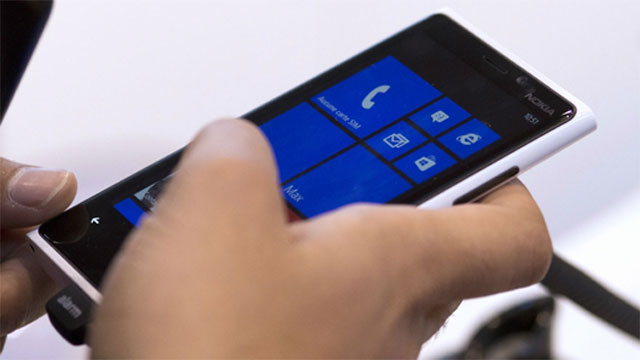 Windows Phone đã hỗ trợ màn hình lớn và chip lõi tứ. Windows Phone nhảy vào cuộc đua màn hình lớn