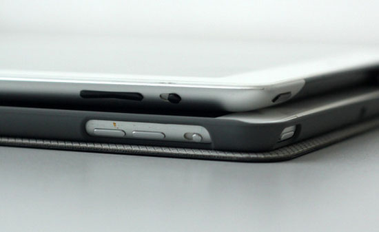 Nút nguồn, tăng, giảm âm lượng dùng kiểu kim loại, tách biệt thay vì nhựa đen. iPad 5 chưa ra mắt, phụ kiện đã có mặt ở Việt Nam