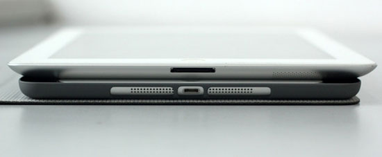 Phần đuôi với cổng kết nối và loa ngoài của iPad 5 sẽ có những thay đổi theo phong cách giống iPad Mini. iPad 5 chưa ra mắt, phụ kiện đã có mặt ở Việt Nam