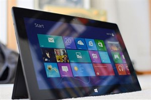 Microsoft đổi tên Surface RT đầu tiên