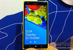 Nokia Lumia 1520 màn hình lớn giá 749 USD