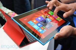 Máy tính bảng Nokia Lumia 2520 "đấu" Microsoft Surface 2