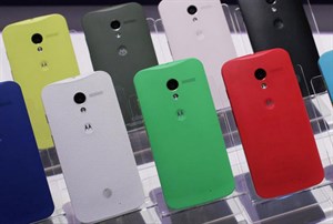 Smartphone "tắc kè hoa" phiên bản giá rẻ của Motorola