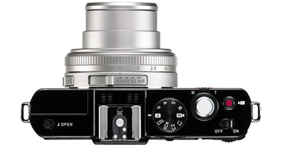 Leica D-Lux 6 phiên bản màu bạc Leica D-Lux 6 thêm phiên bản màu bạc