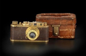 Máy ảnh Leica cổ mạ vàng có thể bán với giá 34 tỷ đồng