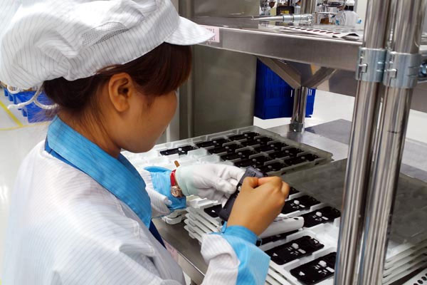 Cận cảnh nhà máy sản xuất điện thoại Nokia ở Việt Nam