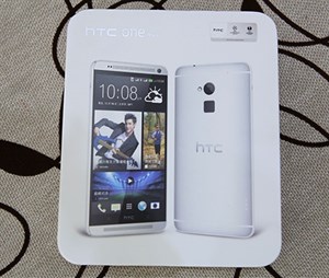 HTC One Max về Việt Nam giá 18 triệu đồng