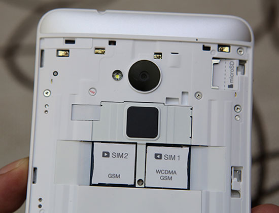 HTC One Max về Việt Nam giá 18 triệu đồng