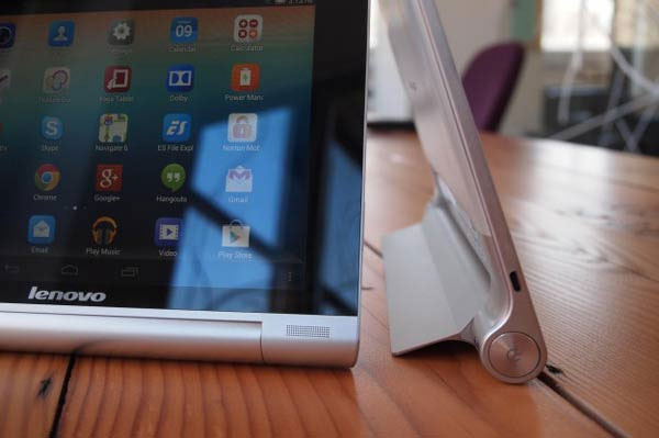 Lenovo IdeaPad B6000-F Bộ đôi Yoga Tablet giá rẻ của Lenovo ra mắt