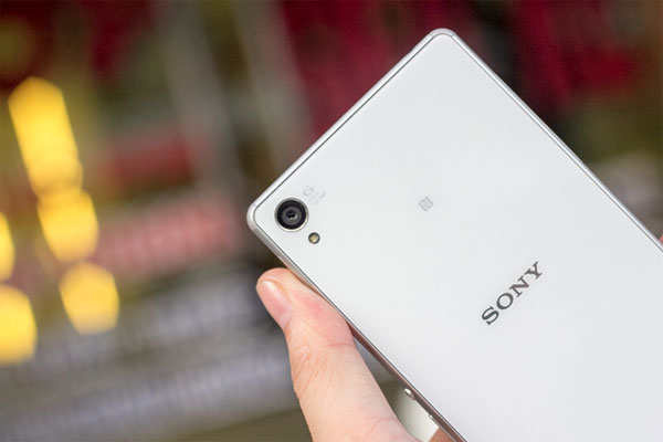 Mở hộp Xperia Z3 bản 2 SIM giá 15,6 triệu đồng Mở hộp Xperia Z3 bản 2 SIM giá 15,6 triệu đồng