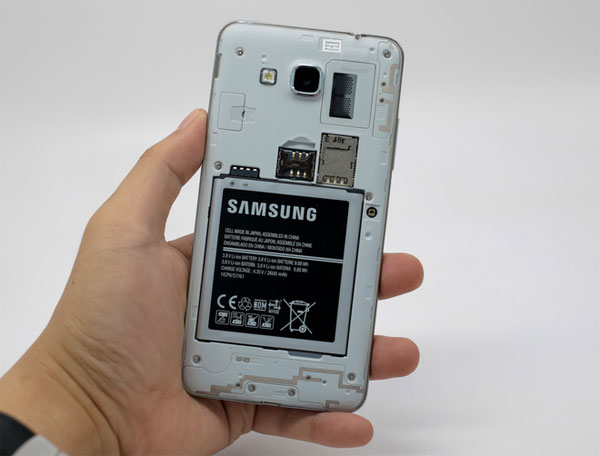 Mở hộp Samsung Grand Prime tại Việt Nam