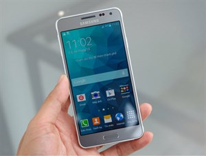 Mở hộp Samsung Galaxy Alpha chính hãng giá 14 triệu đồng