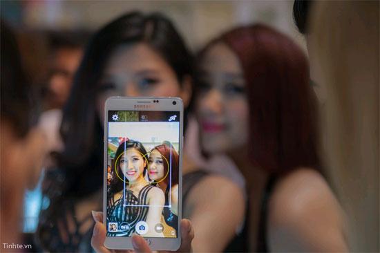 Galaxy Note 4 chính thức ra mắt giá 17,9 triệu đồng, 24 tháng 10 bán ra