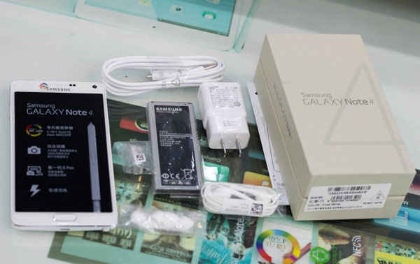 Mở hộp Galaxy Note 4 bản 2 SIM giá 20 triệu đồng