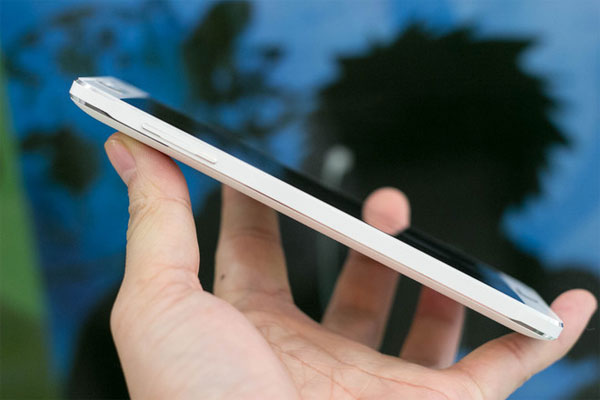 Mở hộp Galaxy Note 4 bản 2 SIM giá 20 triệu đồng