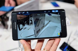 Smartphone màn hình cong ở viền, Galaxy Note Edge, về Việt Nam