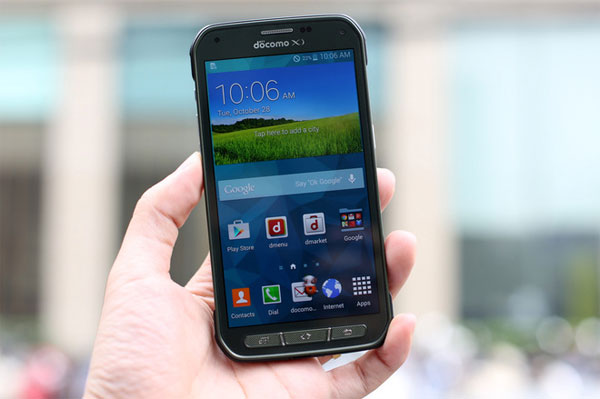 Galaxy S5 Active với ngoại hình trông khá khác so với Galaxy S5 bản gốc Mở hộp Galaxy S5 phiên bản siêu bền giá 16 triệu đồng