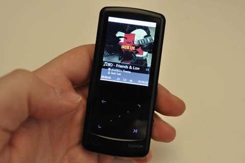 i9 có thiết kế đẹp. Ảnh: Journaldugeek.