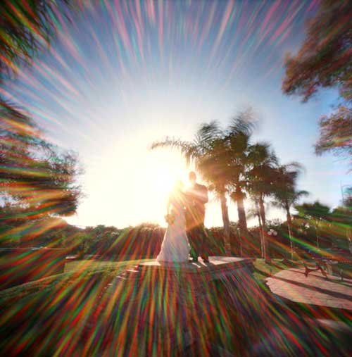 Độ sâu trường ảnh về cơ bản là vô hạn. Kỹ thuật không gây ra méo hình, nhưng bị sắc sai khá lớn. Ảnh: Thelifeofluxury.