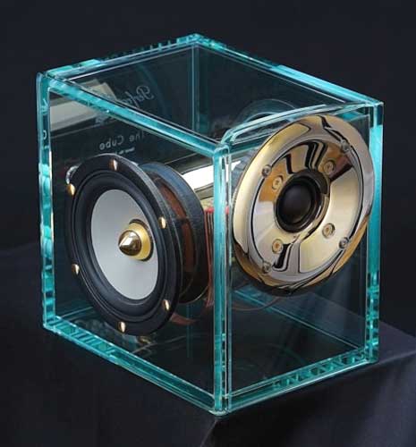 Bộ Cube thiêt kế chỉ một hộp duy nhất. Ảnh: Ultimateavmag.