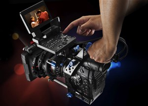Ra mắt máy quay chuyên nghiệp Canon EOS C300