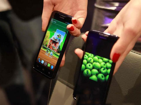 Huawei ra mắt “dế” lõi tứ Ascend D2 màn hình khủng