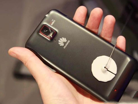 Huawei ra mắt “dế” lõi tứ Ascend D2 màn hình khủng