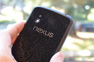 Nexus 4 cháy hàng, Google thông báo chờ 3 tuần