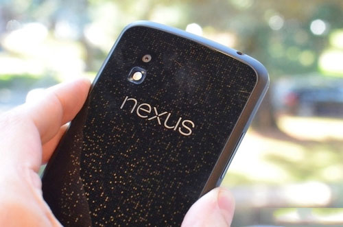 Nexus 4 cháy hàng, Google thông báo chờ 3 tuần