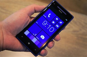 Smartphone Windows Phone 8 dính lỗi tự khởi động