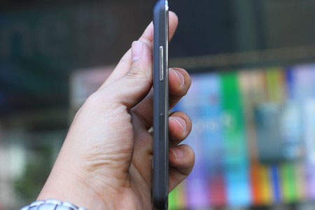 Nexus 4 đầu tiên về Việt Nam Smartphone “bom tấn” Nexus 4 đầu tiên về Việt Nam