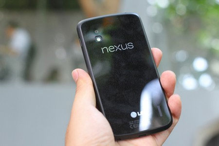 Nexus 4 đầu tiên về Việt Nam Smartphone “bom tấn” Nexus 4 đầu tiên về Việt Nam